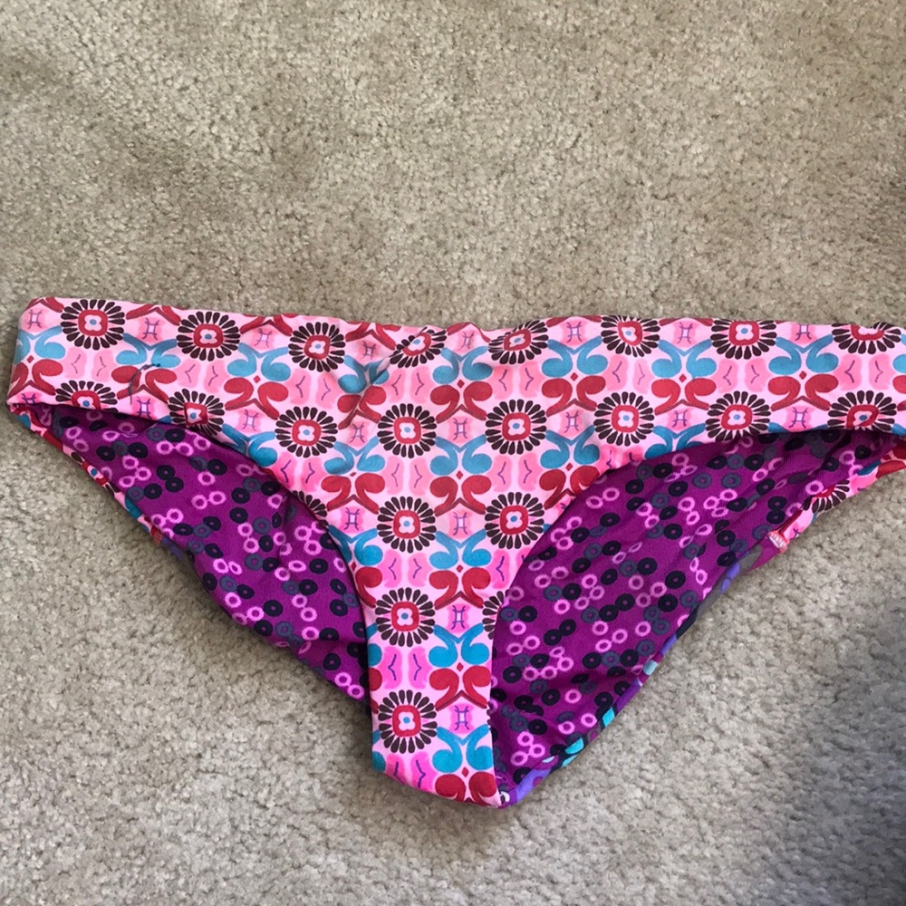 Reversible bathing suit bottoms